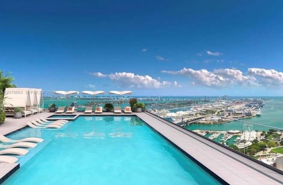 121 NE 5th St #2002 Miami, FL 33132