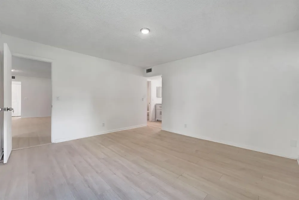 3359 Lucerne Park Drive 