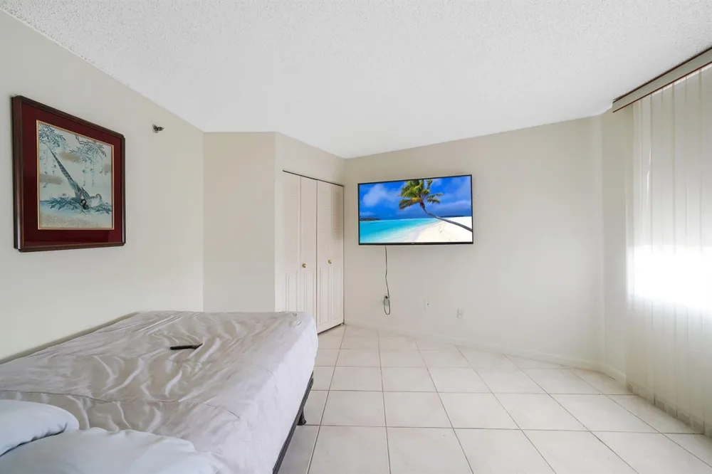 1200 Saint Charles Place #509 Pembroke Pines, FL 33026