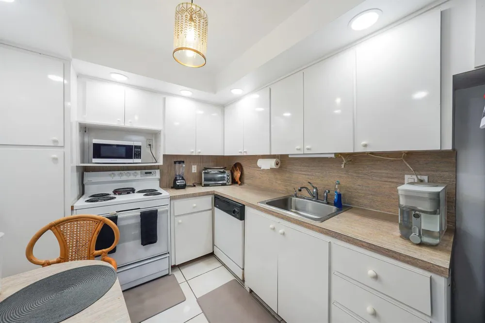1200 Saint Charles Place #509 Pembroke Pines, FL 33026