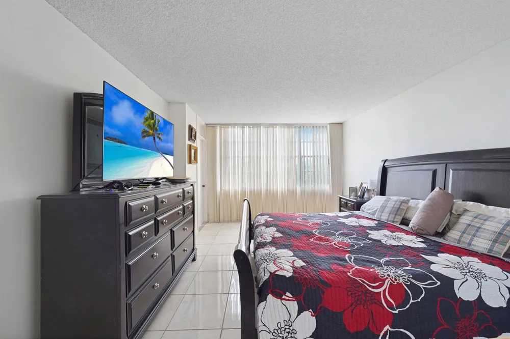 1200 Saint Charles Place #509 Pembroke Pines, FL 33026