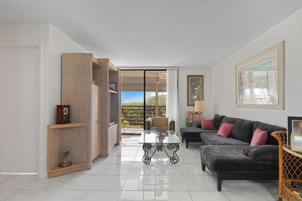 1200 Saint Charles Place #509 Pembroke Pines, FL 33026