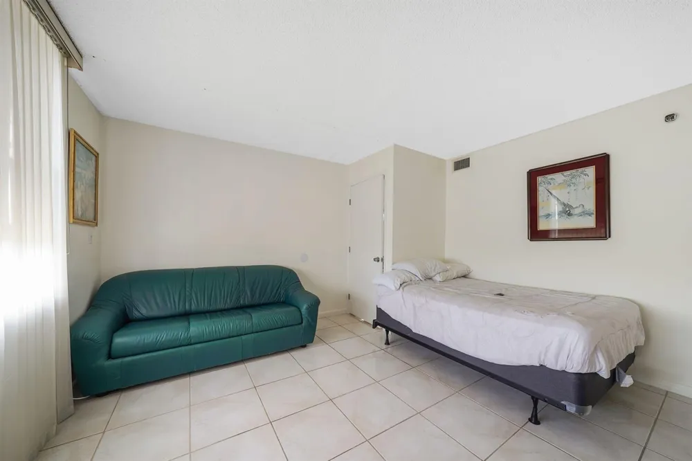 1200 Saint Charles Place #509 Pembroke Pines, FL 33026