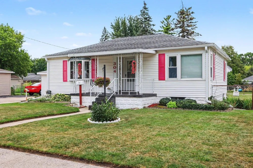 304 E Jeanette Street Bay City City, MI 48706