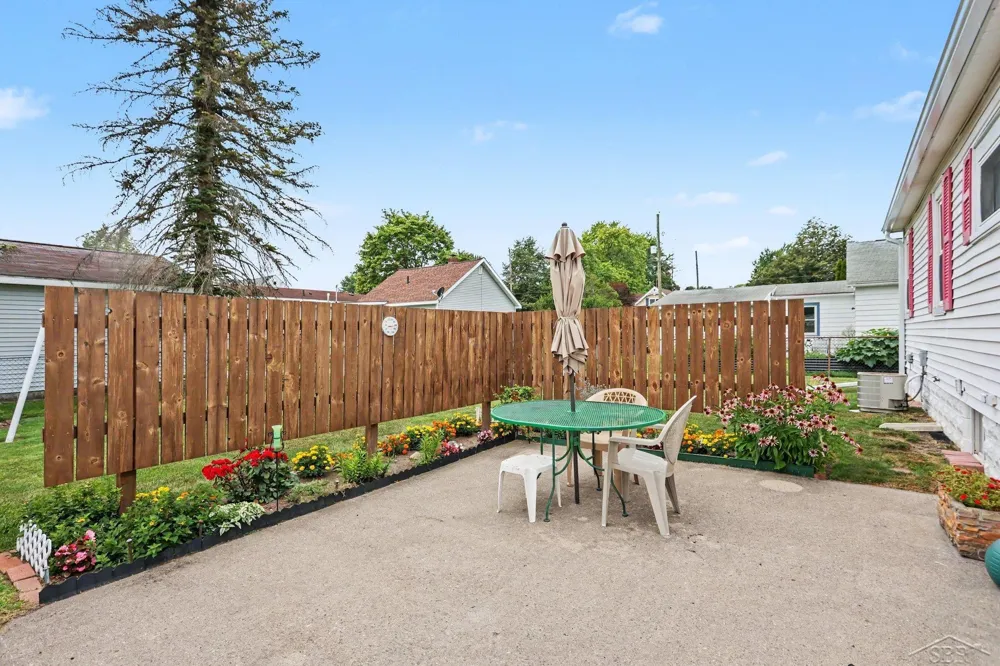304 E Jeanette Street Bay City City, MI 48706