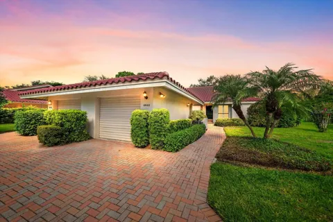 4942 KESTRAL PARK CIRCLE #10