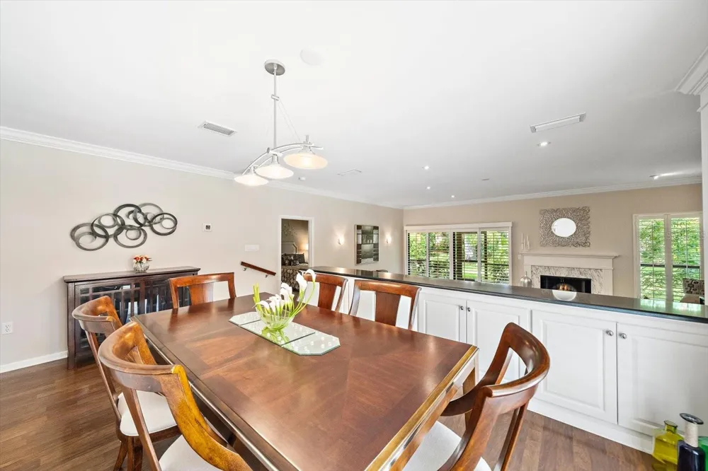 4942 KESTRAL PARK CIRCLE #10 Sarasota, FL 34231