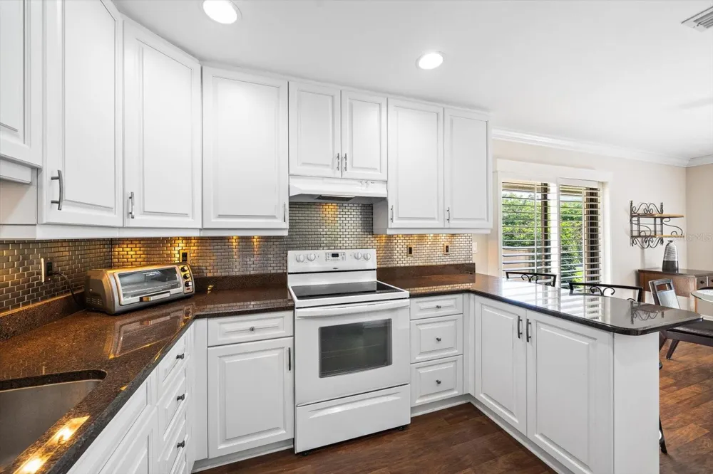 4942 KESTRAL PARK CIRCLE #10 Sarasota, FL 34231