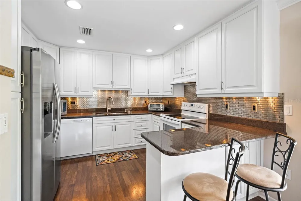 4942 KESTRAL PARK CIRCLE #10 Sarasota, FL 34231