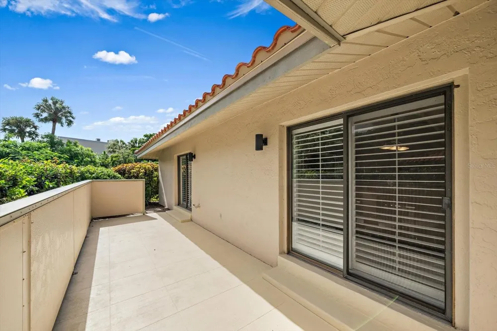 4942 KESTRAL PARK CIRCLE #10 Sarasota, FL 34231