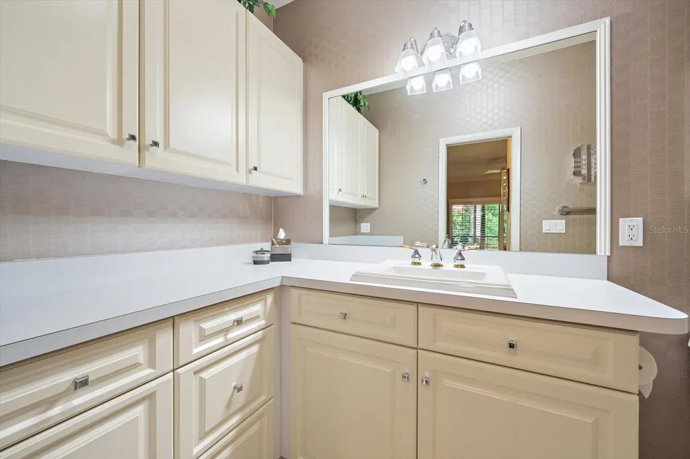 4942 KESTRAL PARK CIRCLE #10 Sarasota, FL 34231
