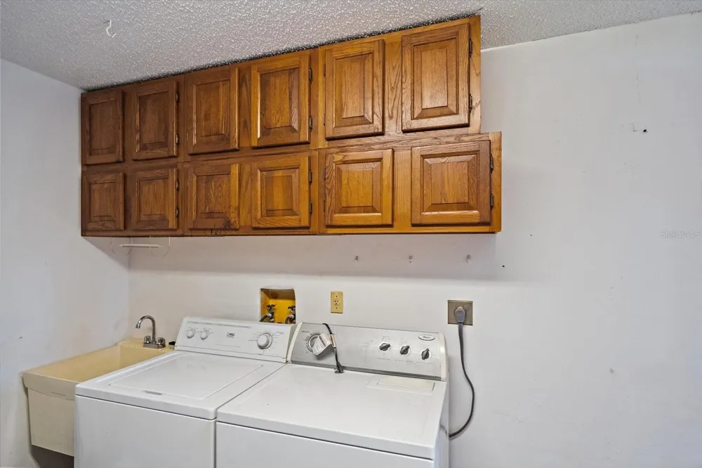 4942 KESTRAL PARK CIRCLE #10 Sarasota, FL 34231