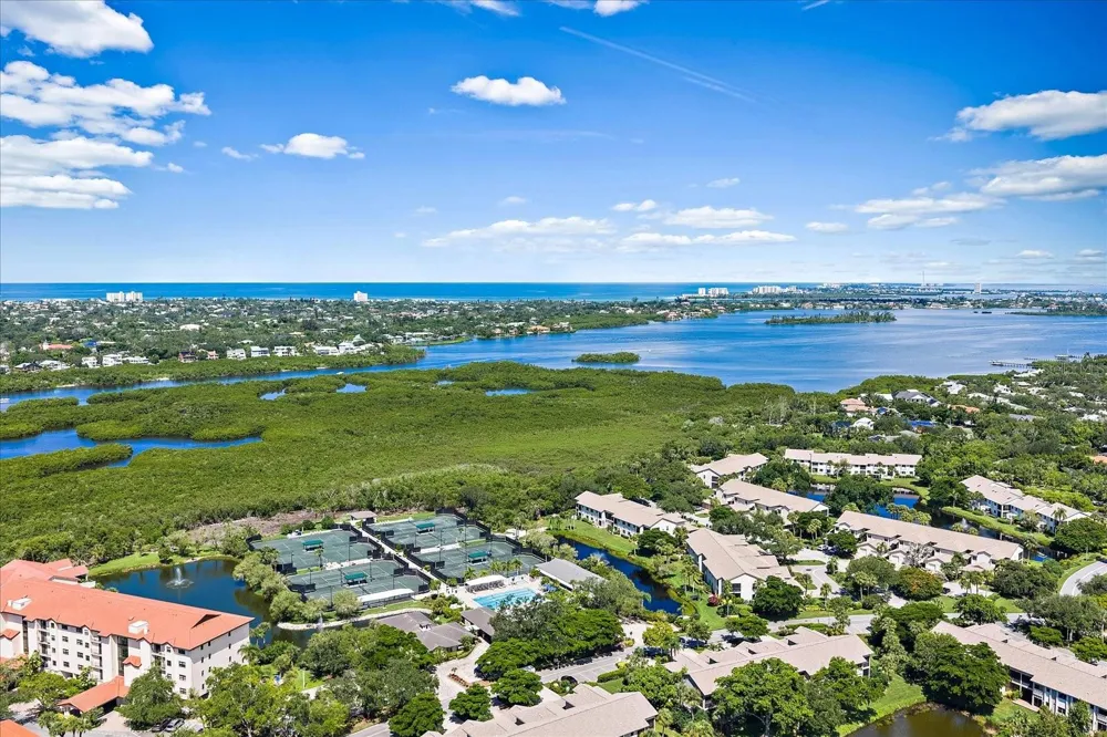 4942 KESTRAL PARK CIRCLE #10 Sarasota, FL 34231