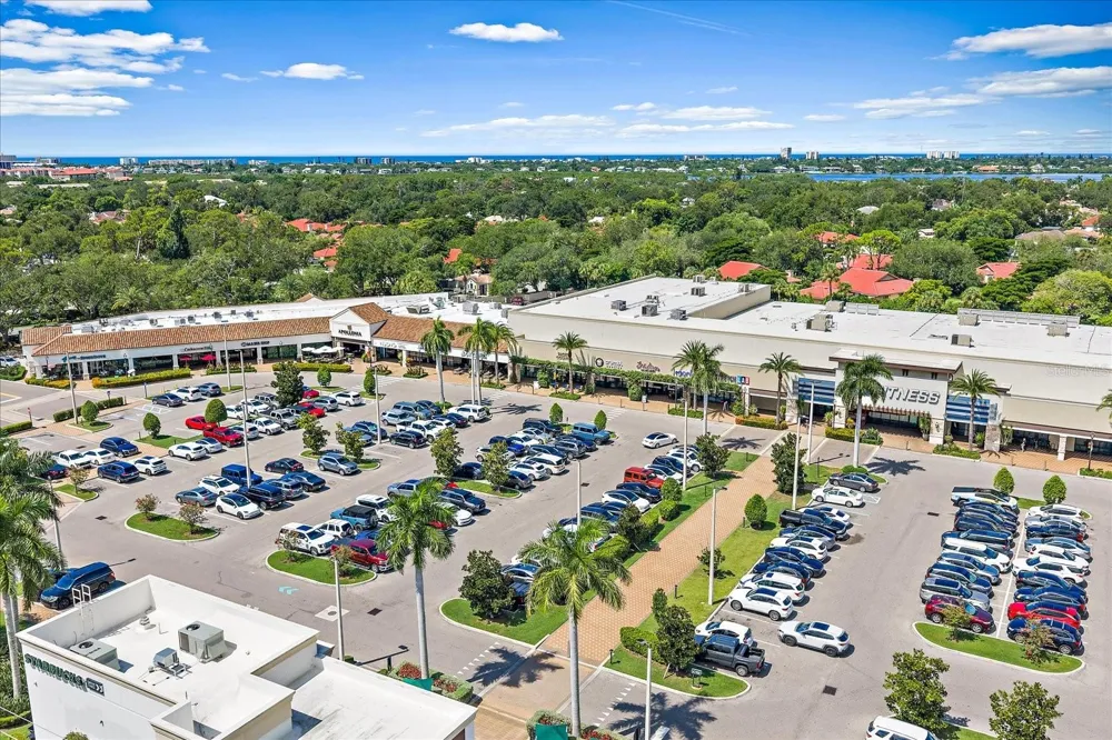 4942 KESTRAL PARK CIRCLE #10 Sarasota, FL 34231