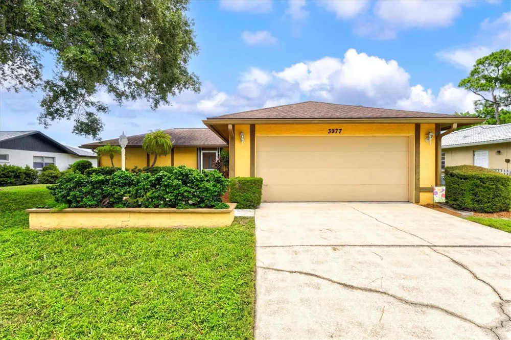 3977 LEMONWOOD DRIVE Sarasota, FL 34232