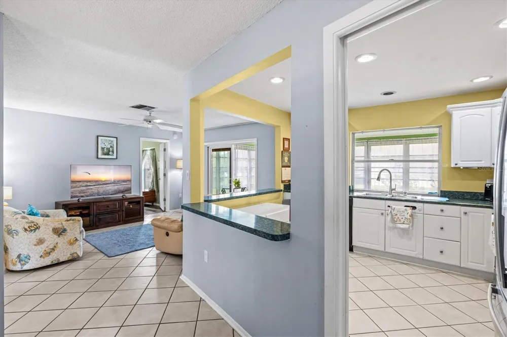 3977 LEMONWOOD DRIVE Sarasota, FL 34232