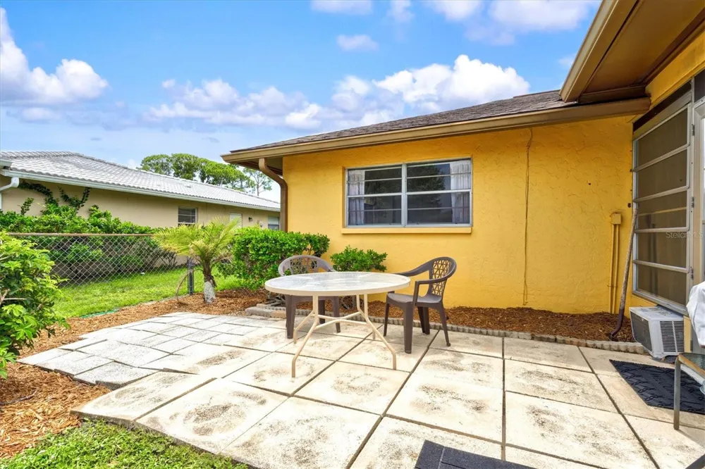 3977 LEMONWOOD DRIVE Sarasota, FL 34232
