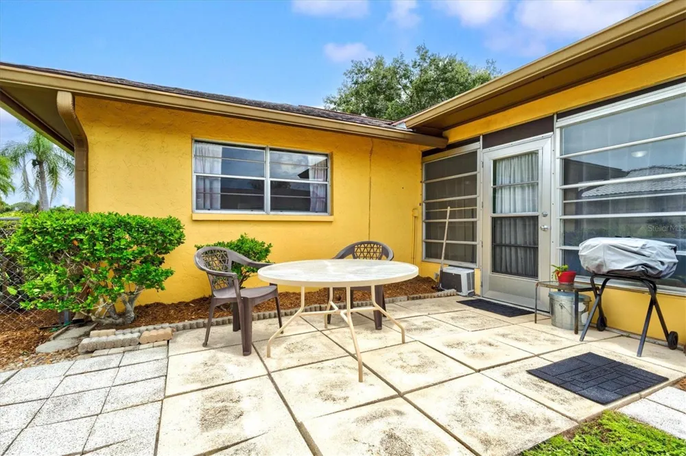 3977 LEMONWOOD DRIVE Sarasota, FL 34232