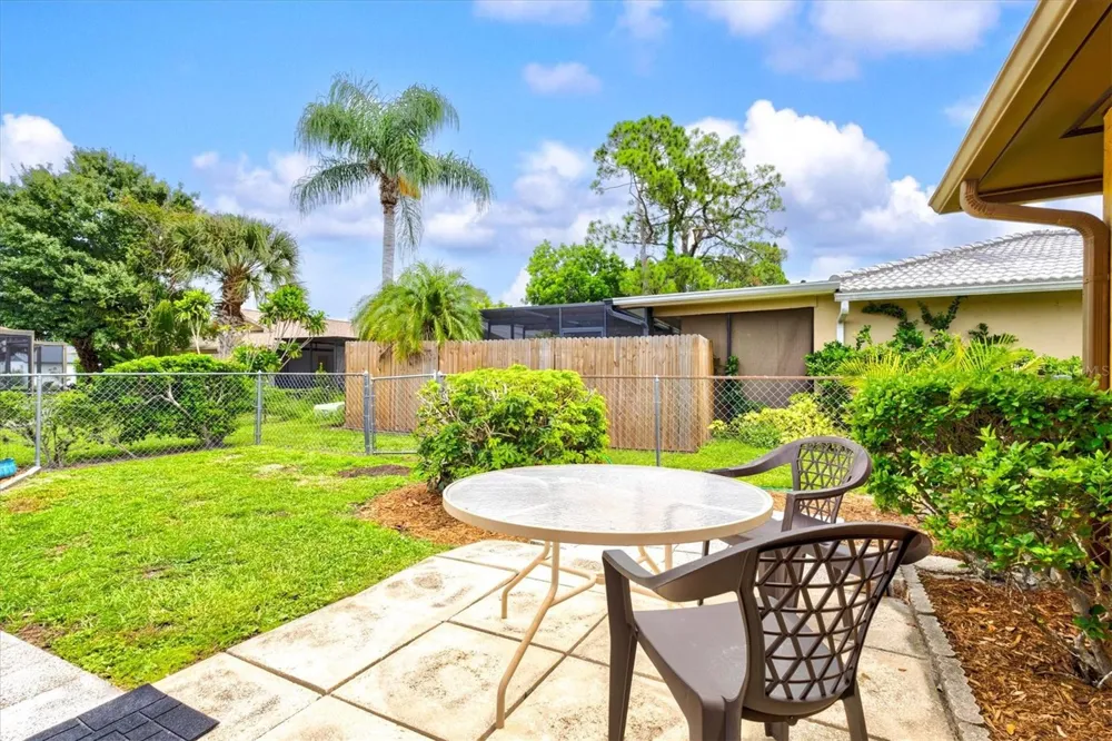 3977 LEMONWOOD DRIVE Sarasota, FL 34232