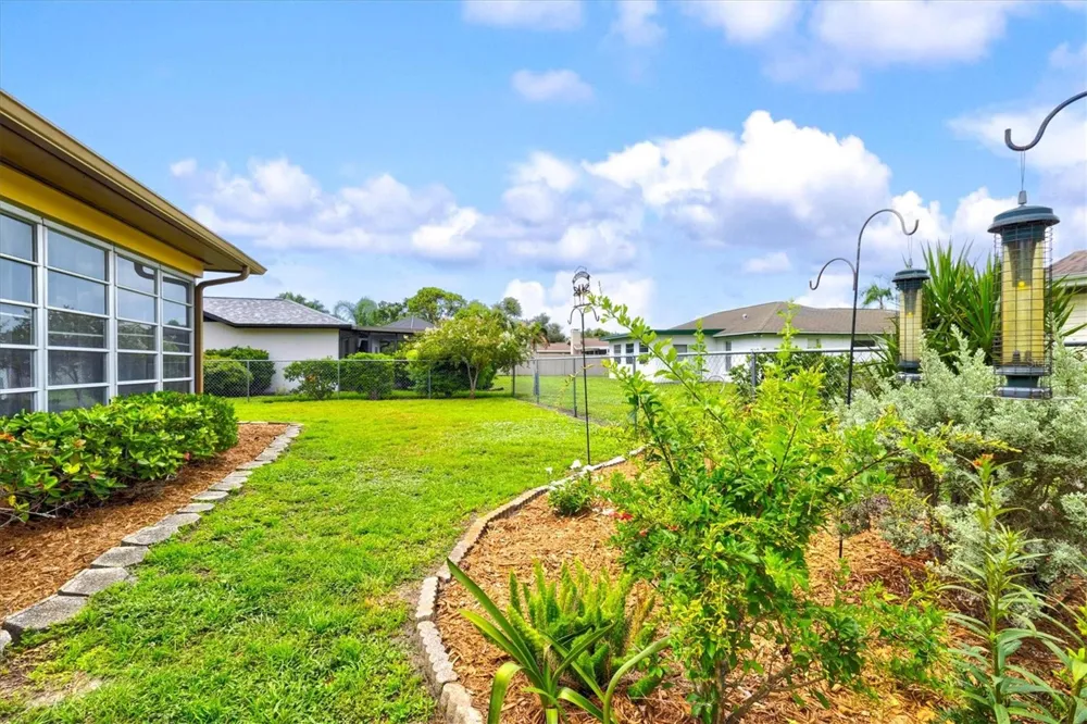 3977 LEMONWOOD DRIVE Sarasota, FL 34232