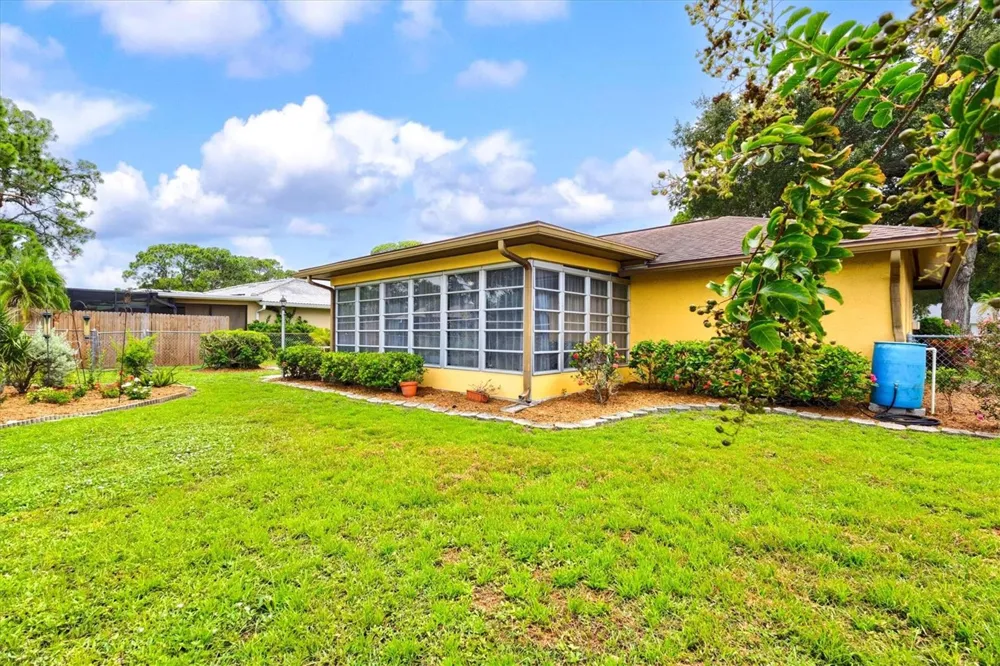 3977 LEMONWOOD DRIVE Sarasota, FL 34232