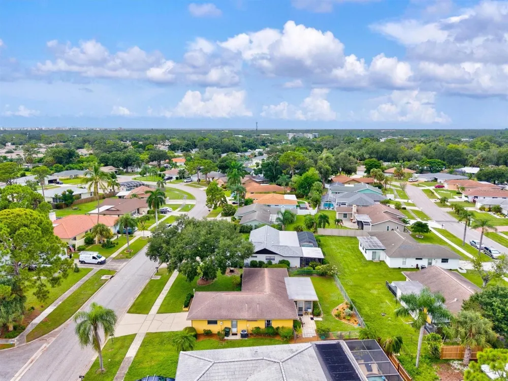3977 LEMONWOOD DRIVE Sarasota, FL 34232