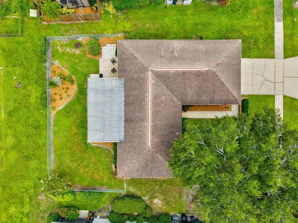 3977 LEMONWOOD DRIVE Sarasota, FL 34232