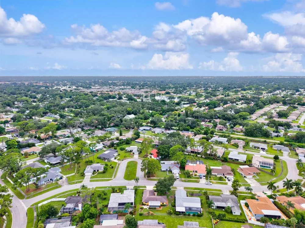 3977 LEMONWOOD DRIVE Sarasota, FL 34232