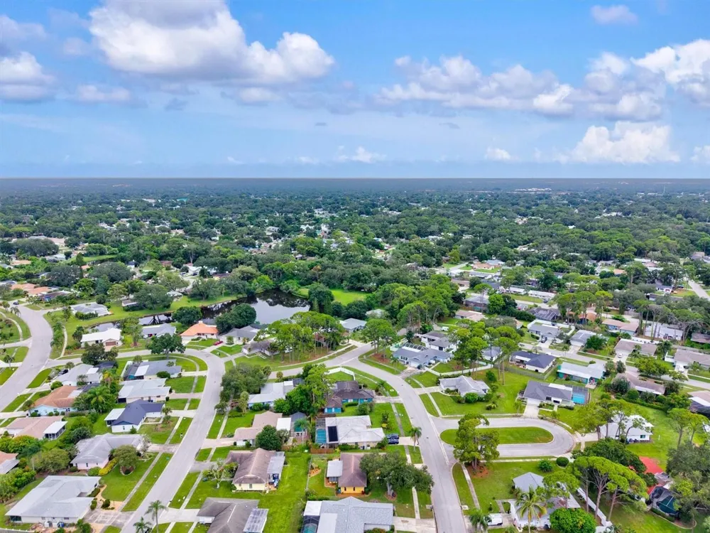 3977 LEMONWOOD DRIVE Sarasota, FL 34232