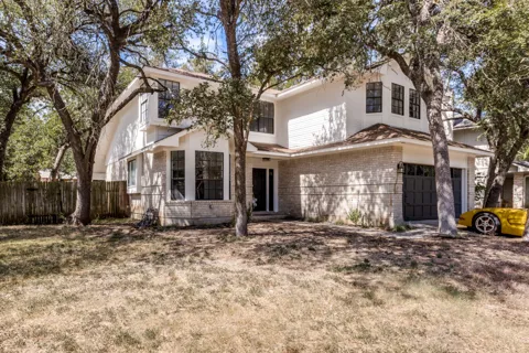 8001 Boneta Trail