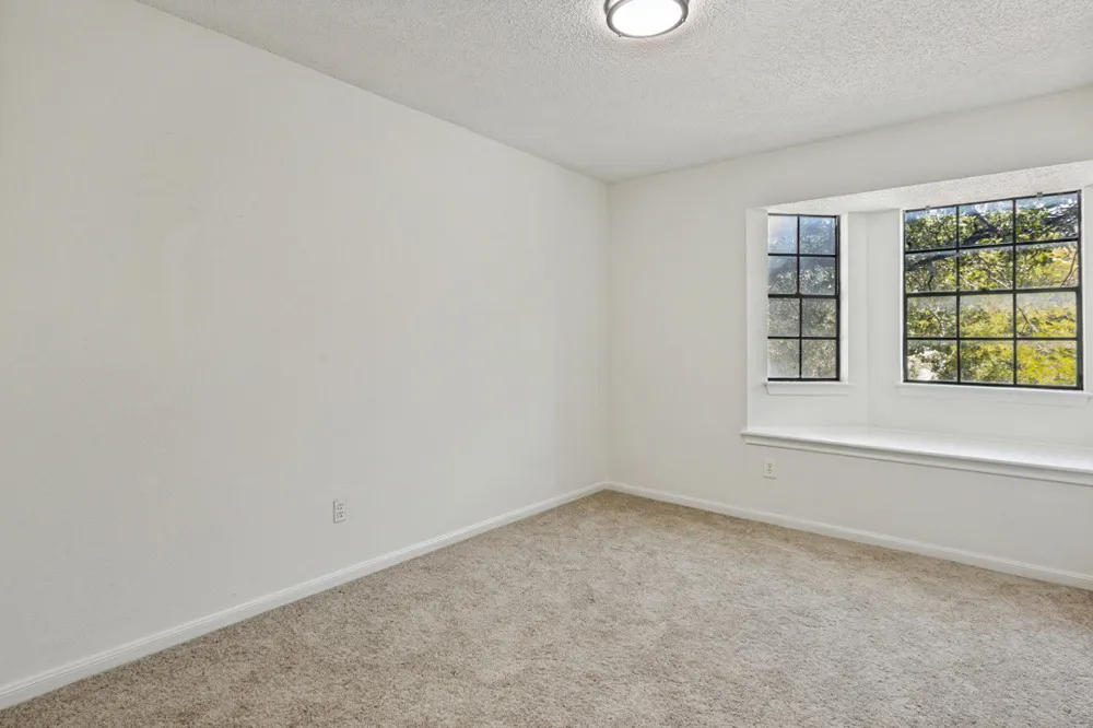 8001 Boneta Trail Austin, TX 78729