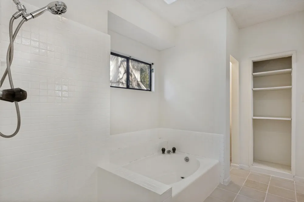 8001 Boneta Trail Austin, TX 78729