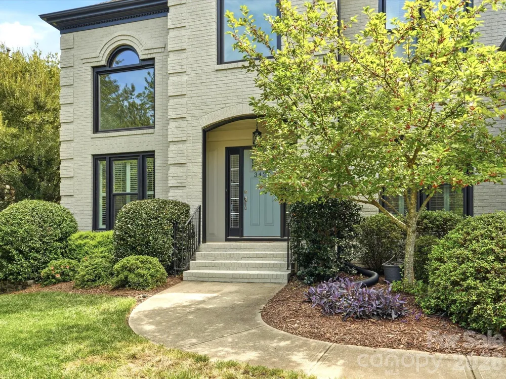 3427 Twelve Oaks Place Charlotte, NC 28270