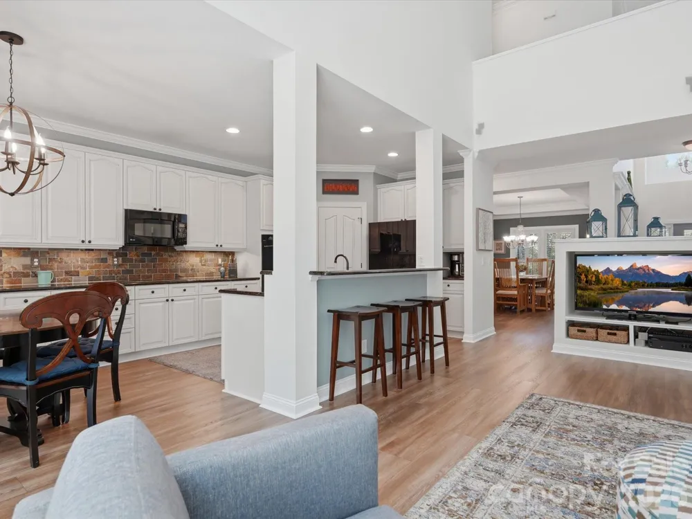 3427 Twelve Oaks Place Charlotte, NC 28270