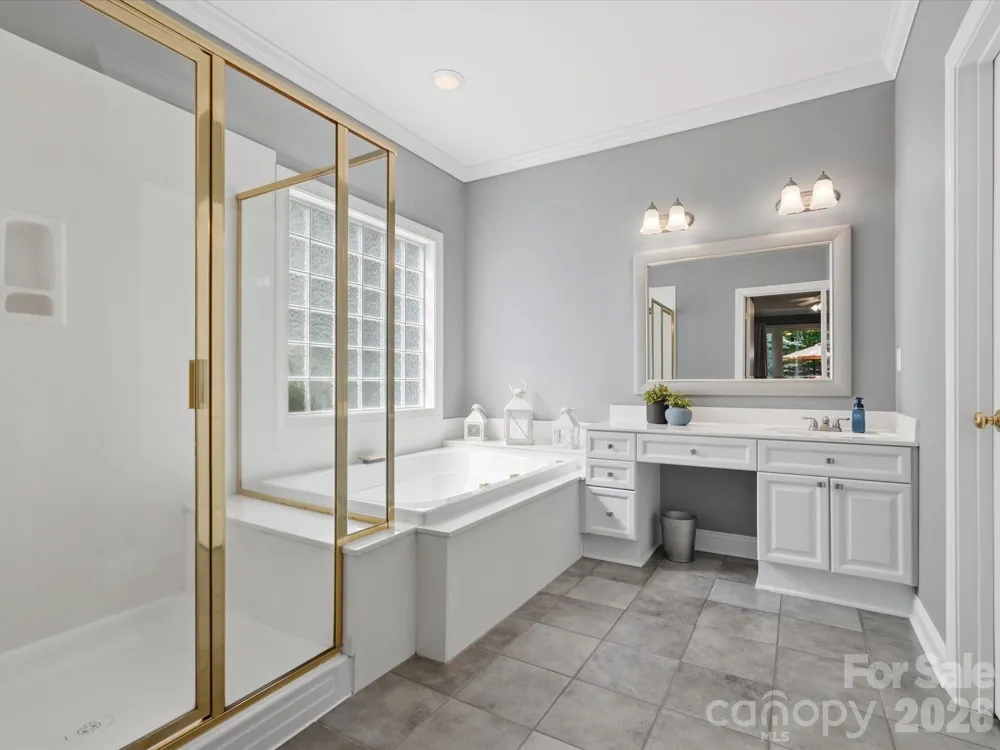 3427 Twelve Oaks Place Charlotte, NC 28270