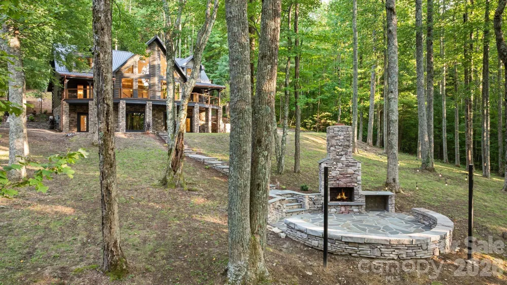 40 Boulder Lane Hendersonville, NC 28792