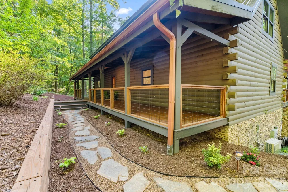 40 Boulder Lane Hendersonville, NC 28792