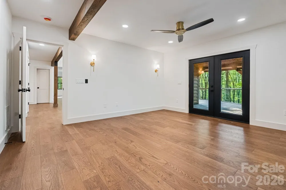 40 Boulder Lane Hendersonville, NC 28792