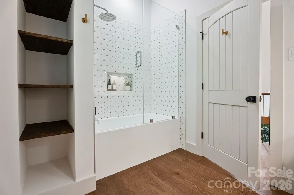 40 Boulder Lane Hendersonville, NC 28792