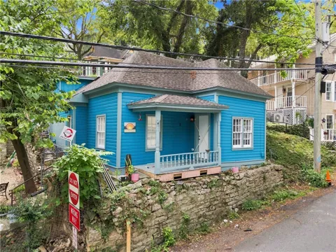 8 Owen Street