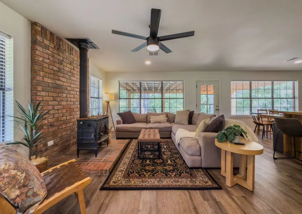 101 Rose Way Aquilla, TX 76622