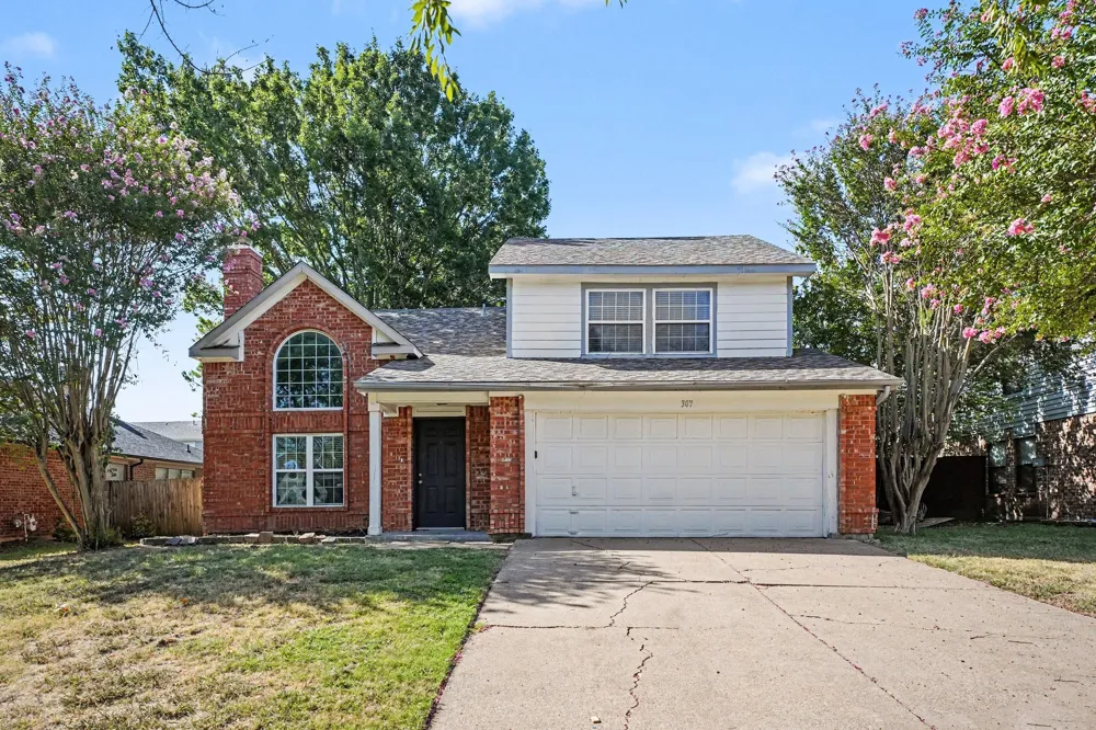 307 Hopewell Street Grand Prairie, TX 75052