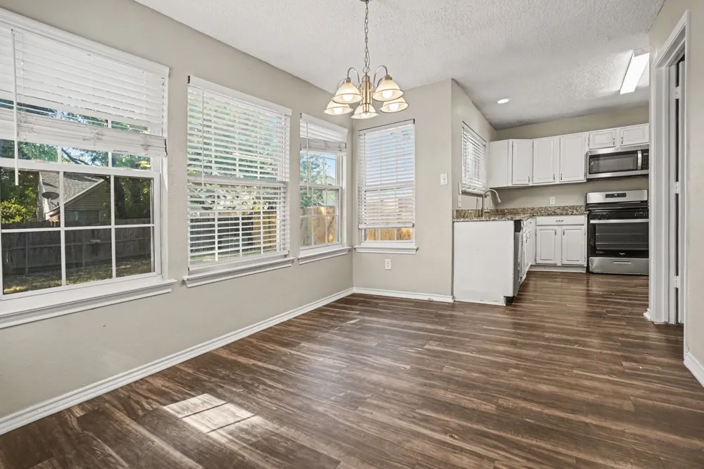 307 Hopewell Street Grand Prairie, TX 75052