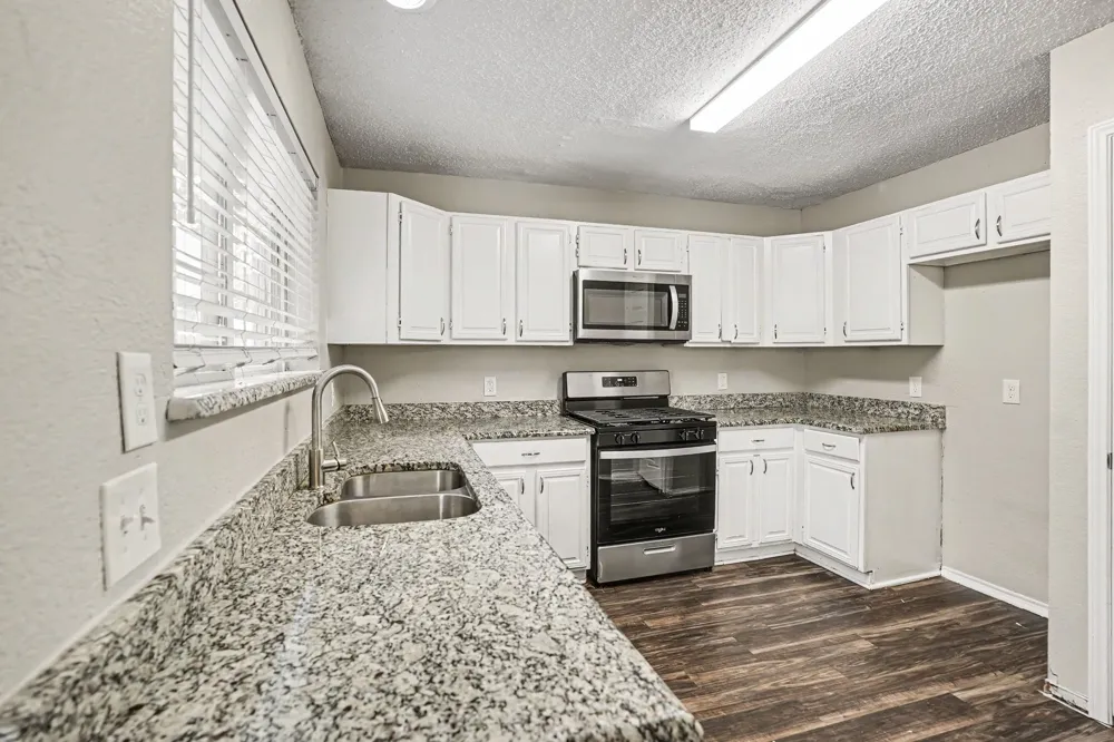 307 Hopewell Street Grand Prairie, TX 75052