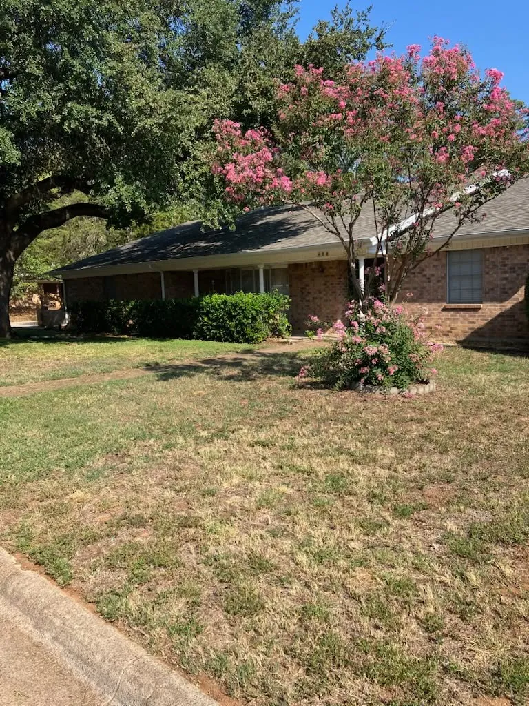 832 Overhill Drive Hurst, TX 76053