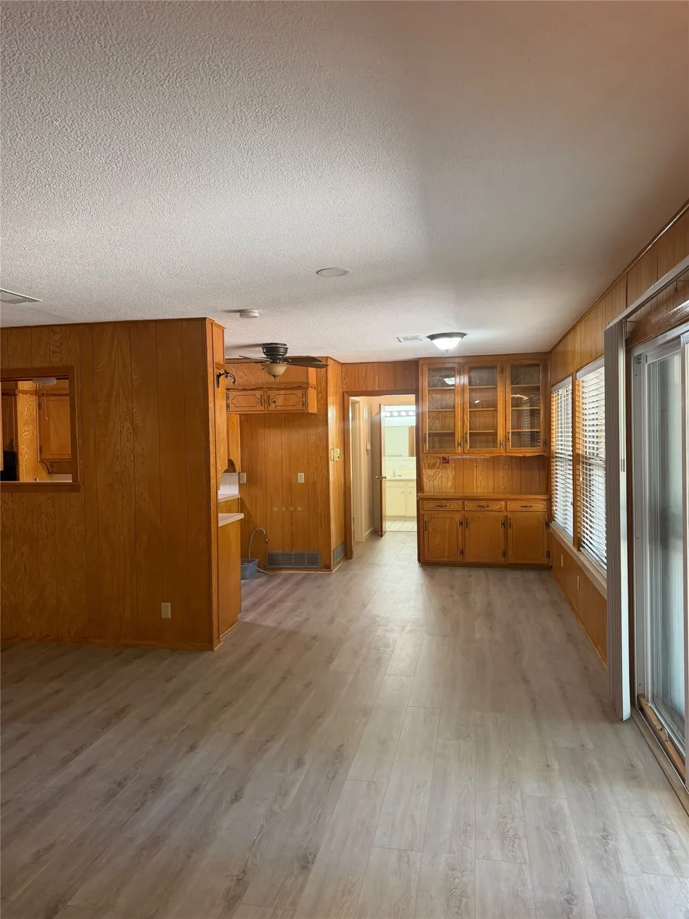 832 Overhill Drive Hurst, TX 76053
