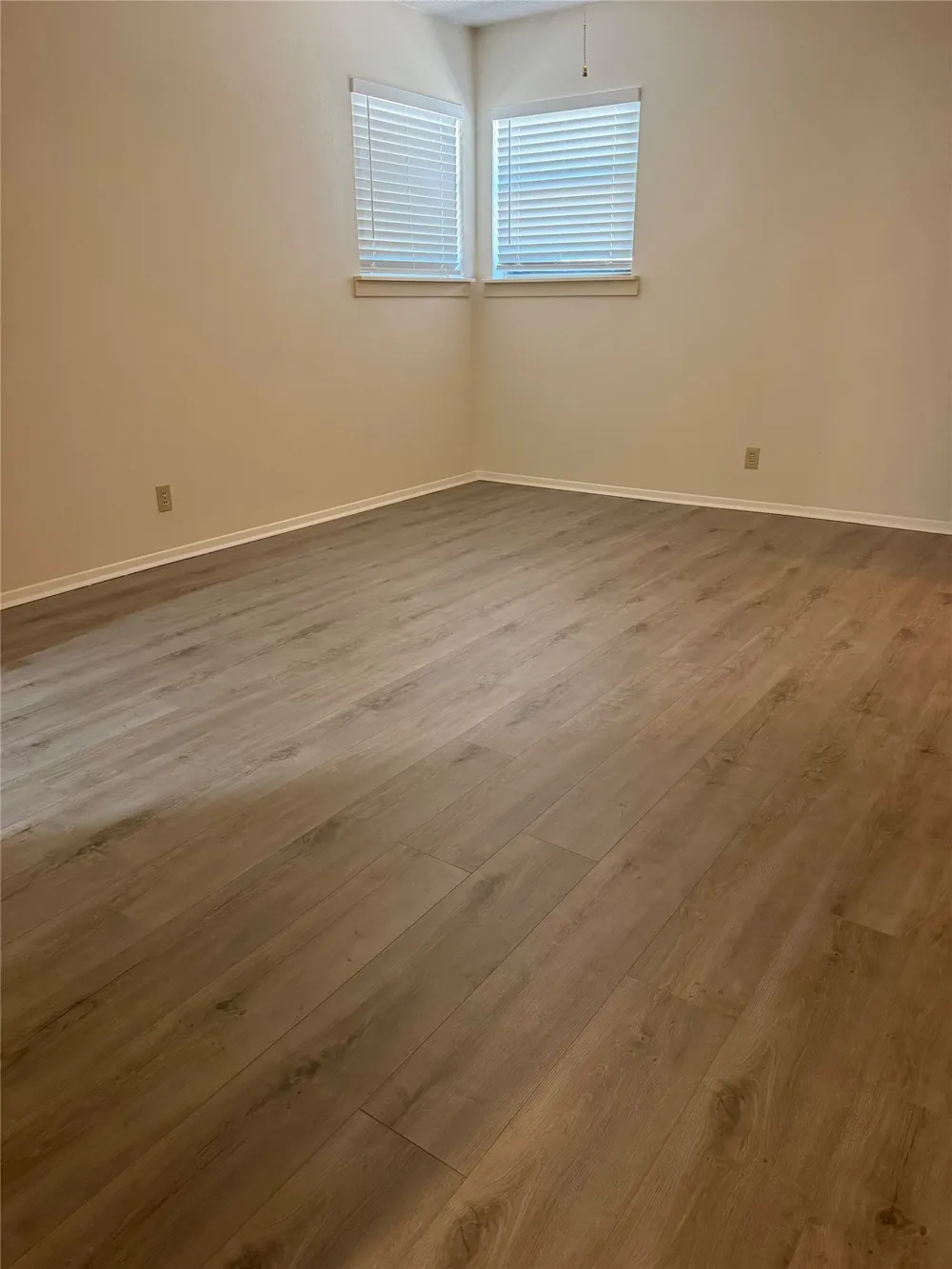 832 Overhill Drive Hurst, TX 76053