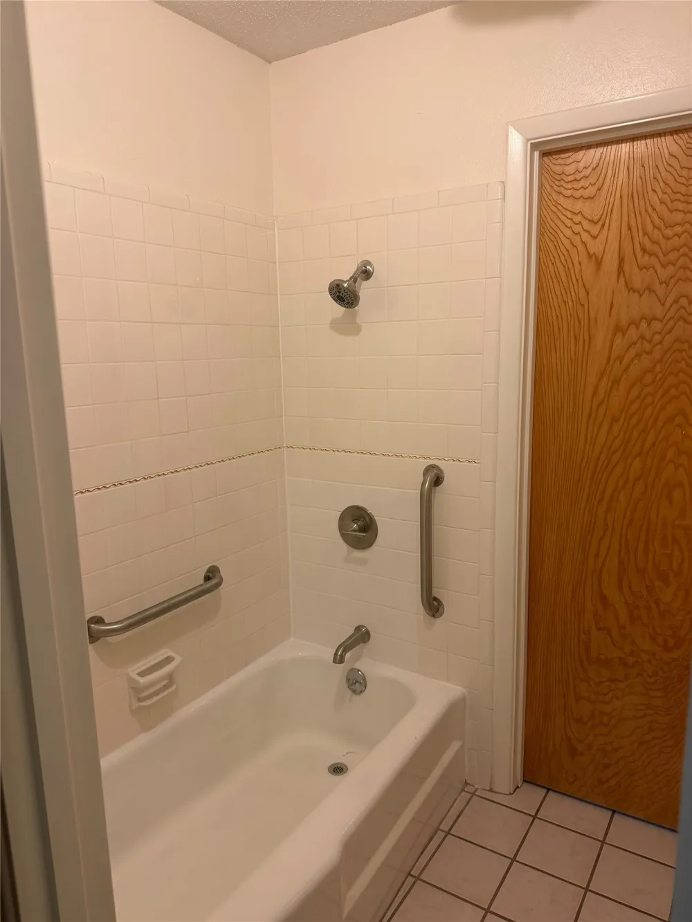 832 Overhill Drive Hurst, TX 76053
