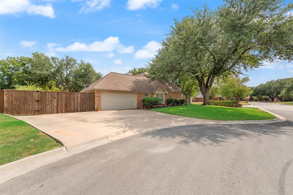 2421 E Windsor Drive Denton, TX 76209