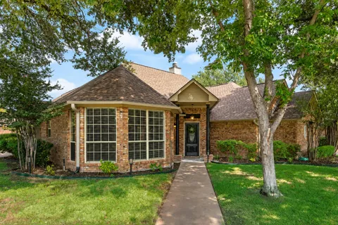 2421 E Windsor Drive